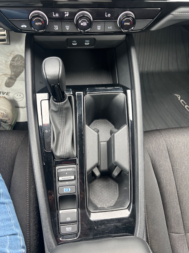 Honda Accord photo 7