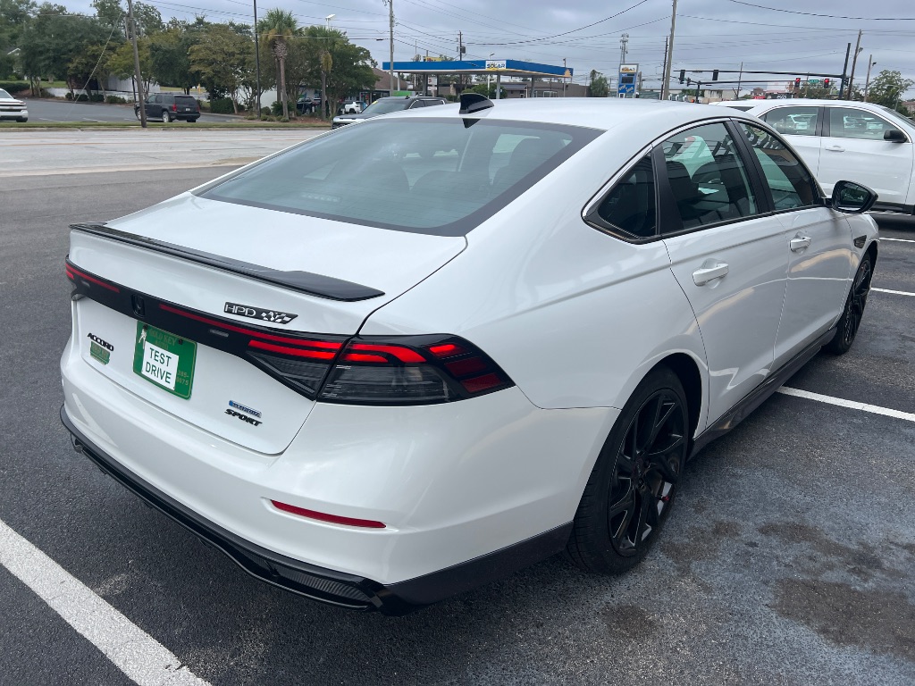 Honda Accord photo 12