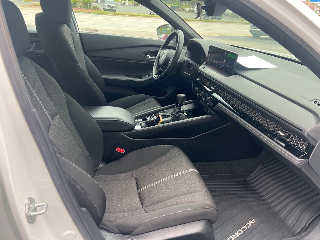 Honda Accord photo 16