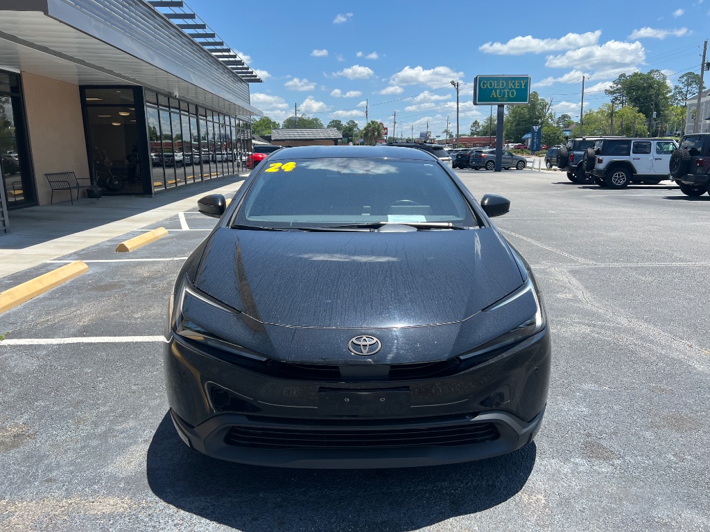 2024 Toyota Prius LE - Photo 8