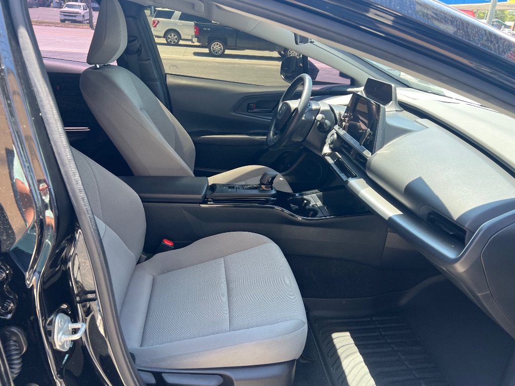 2024 Toyota Prius LE - Photo 15