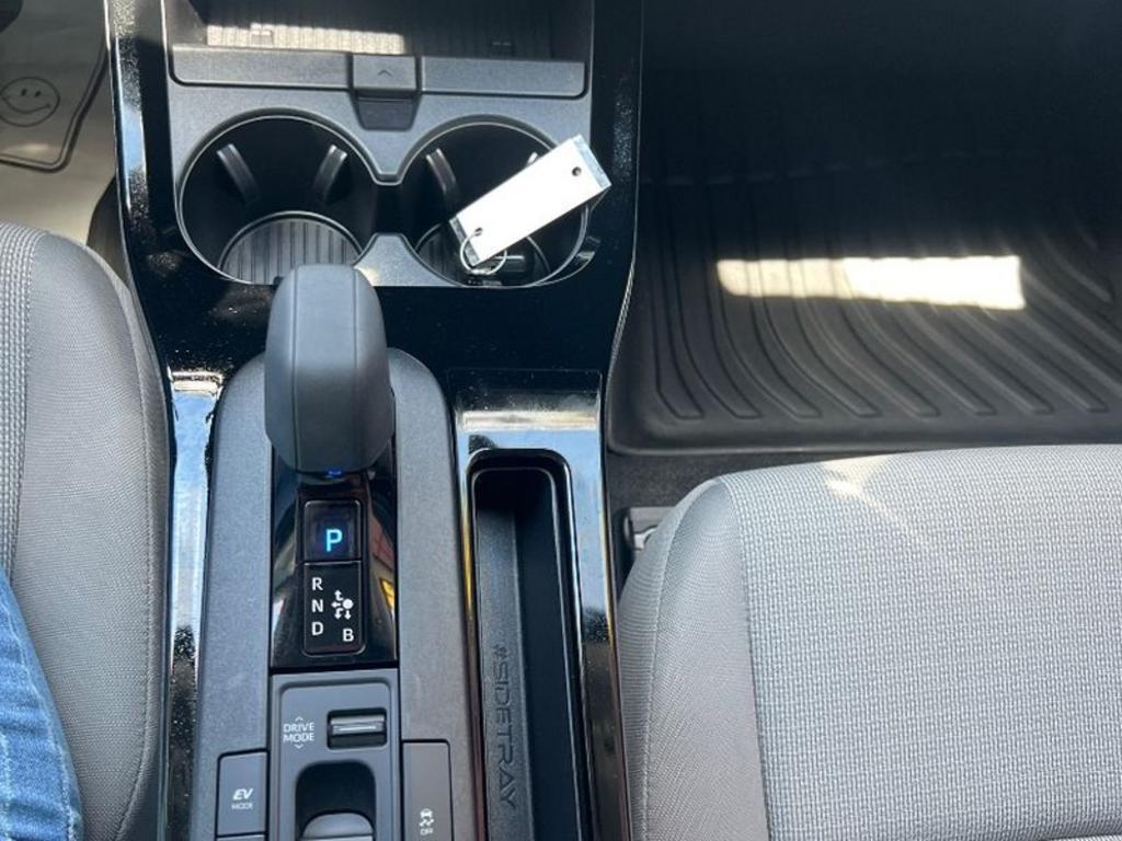 2024 Toyota Prius LE - Photo 7