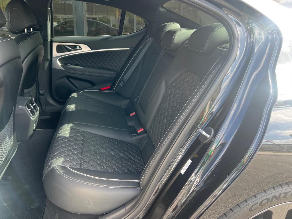 Genesis G70 photo 16