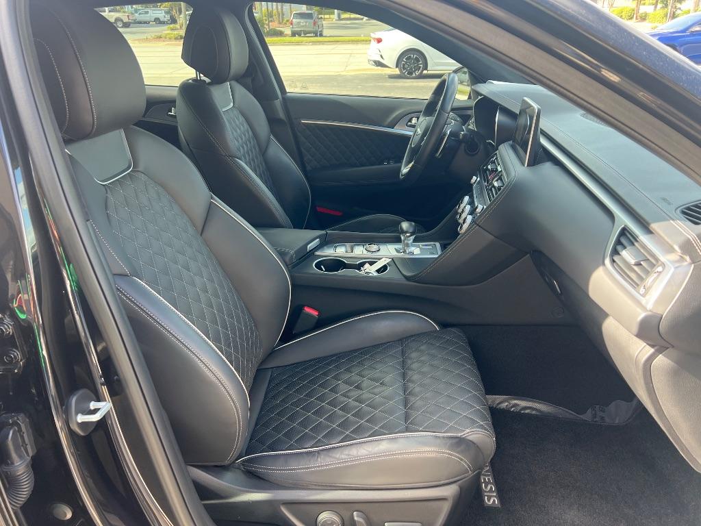 Genesis G70 photo 17