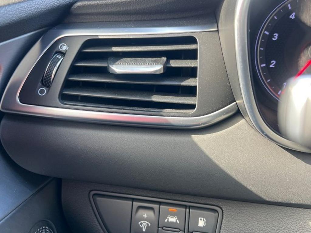 Genesis G70 photo 4