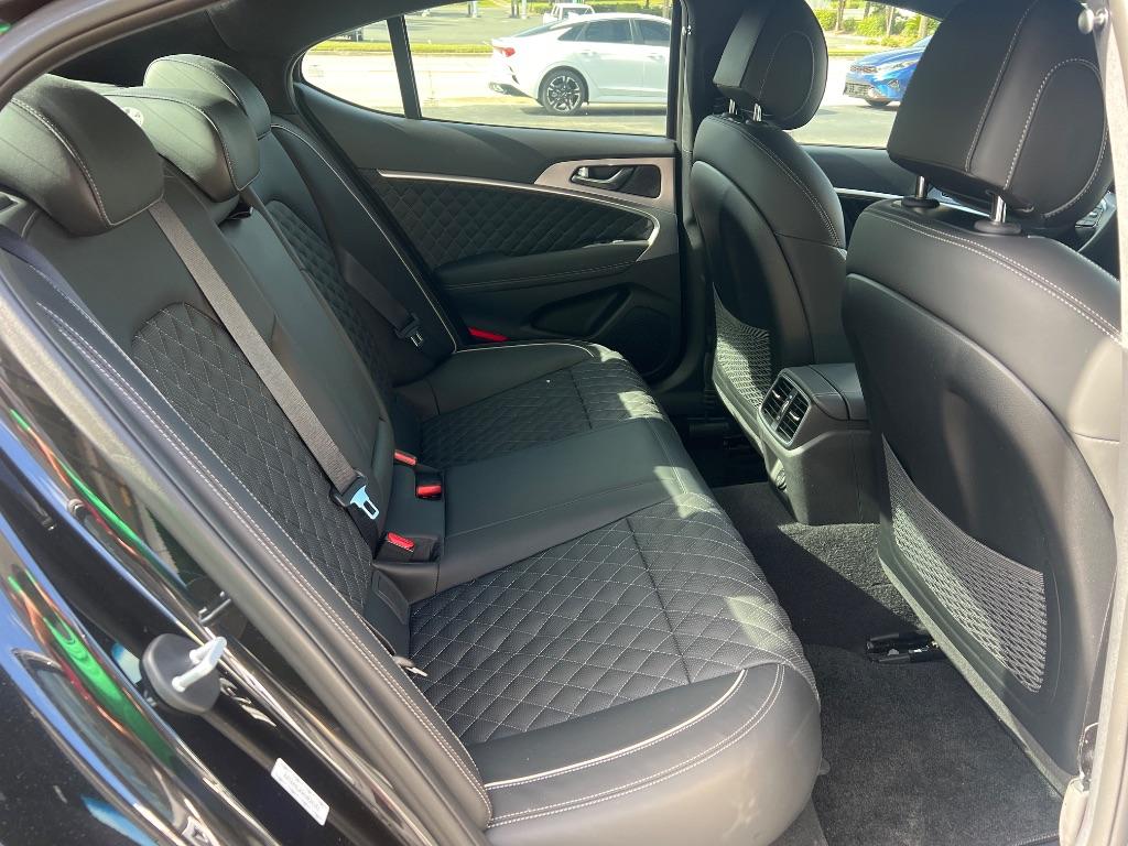 Genesis G70 photo 18