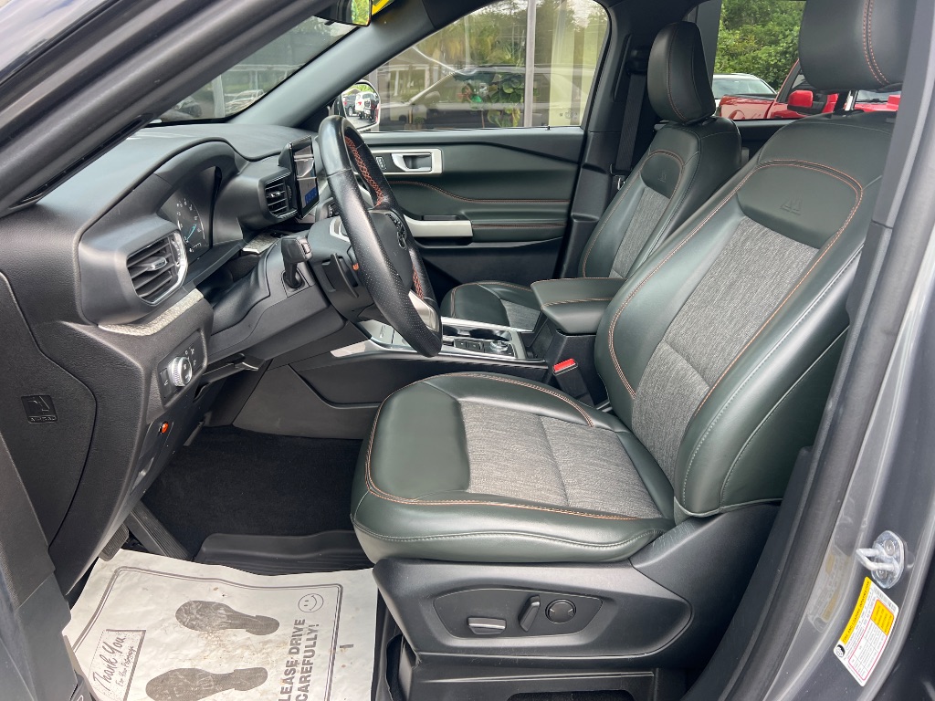 Ford Explorer photo 15