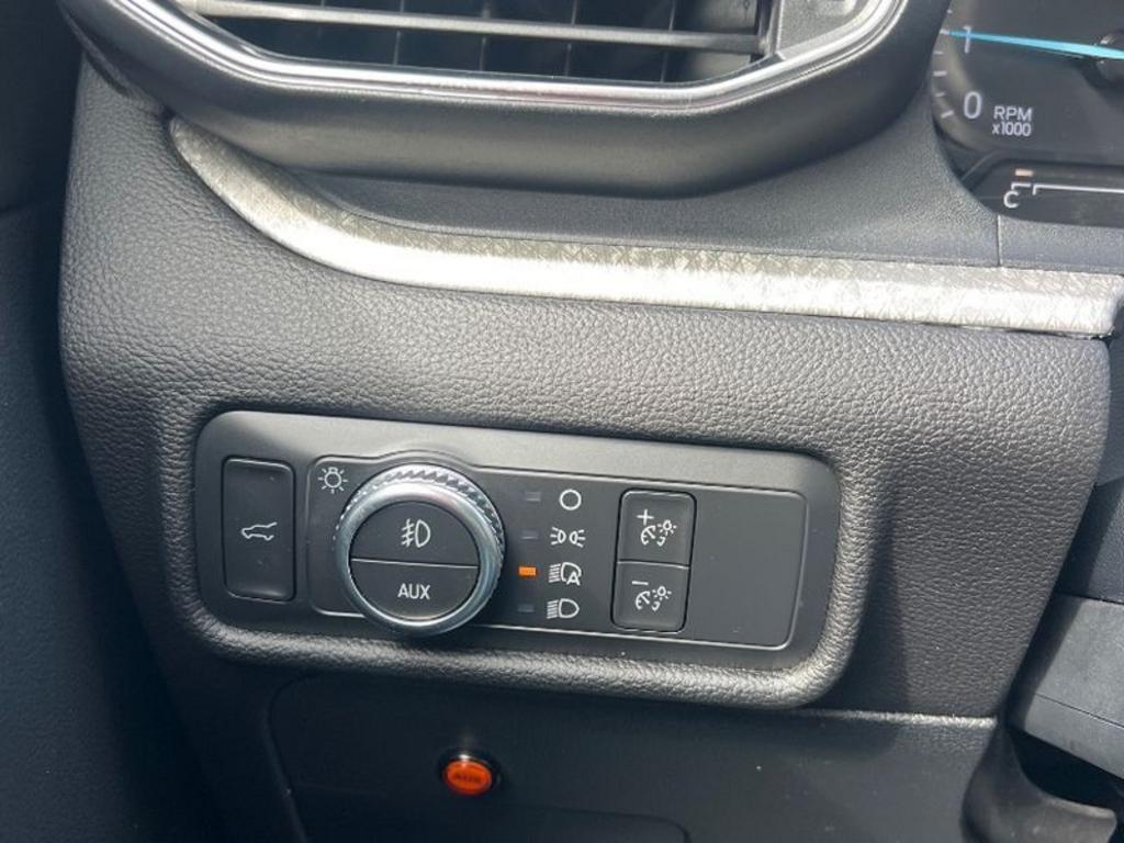 Ford Explorer photo 4