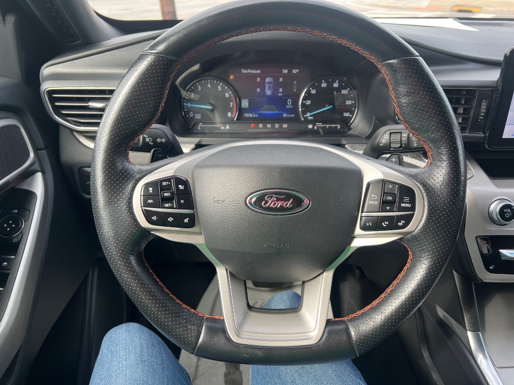 Ford Explorer photo 5
