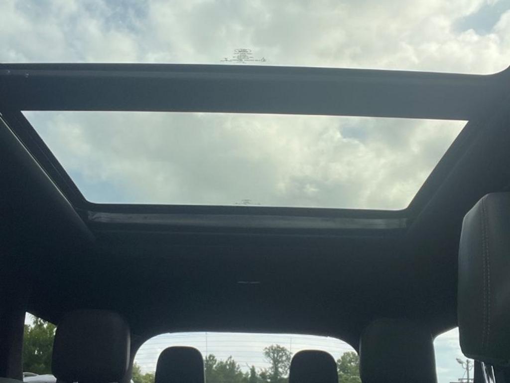 Ford Explorer photo 9