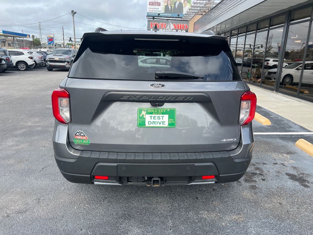 Ford Explorer photo 12