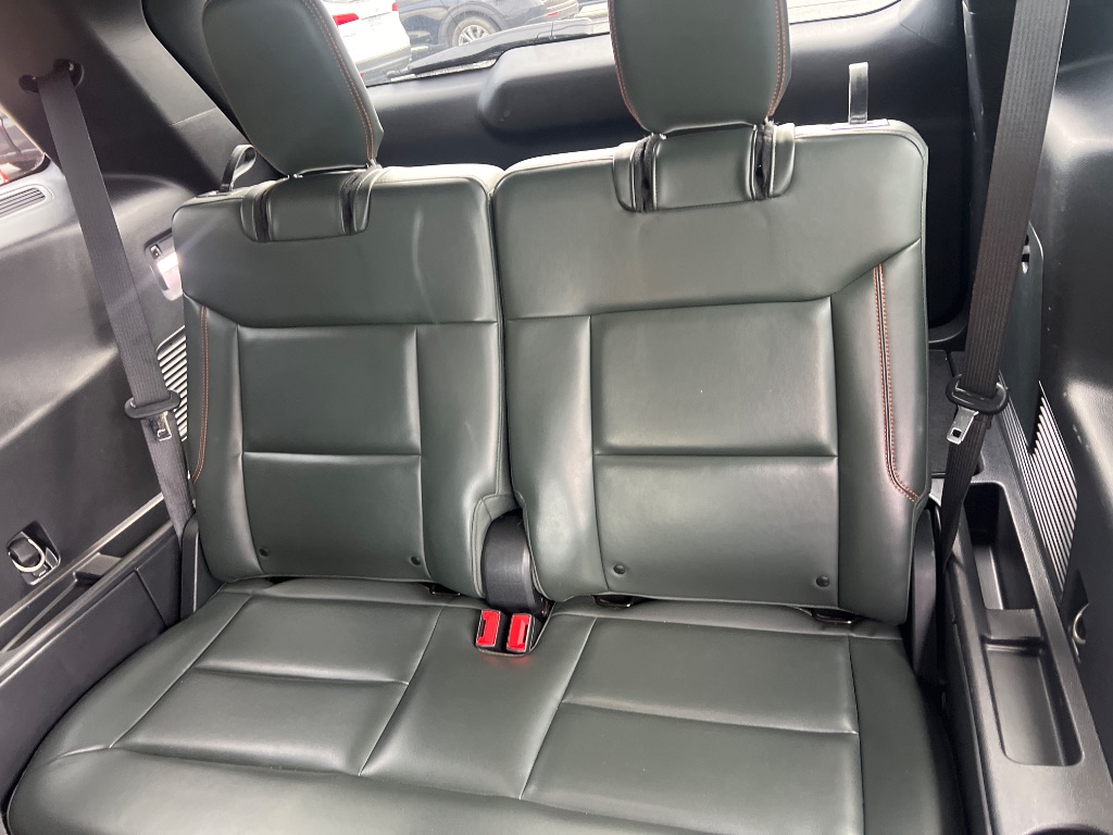 Ford Explorer photo 17