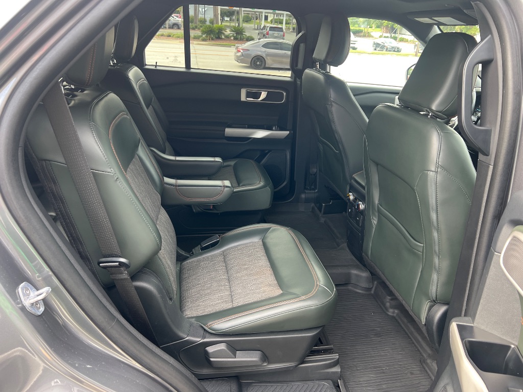 Ford Explorer photo 19