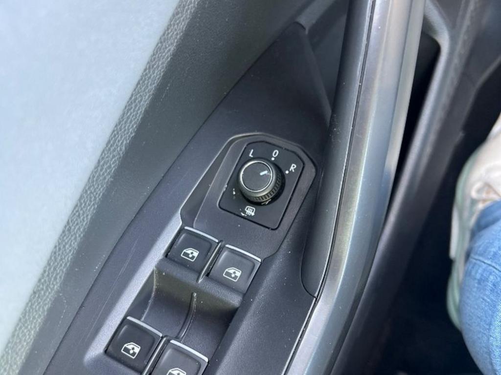 Volkswagen Jetta photo 2