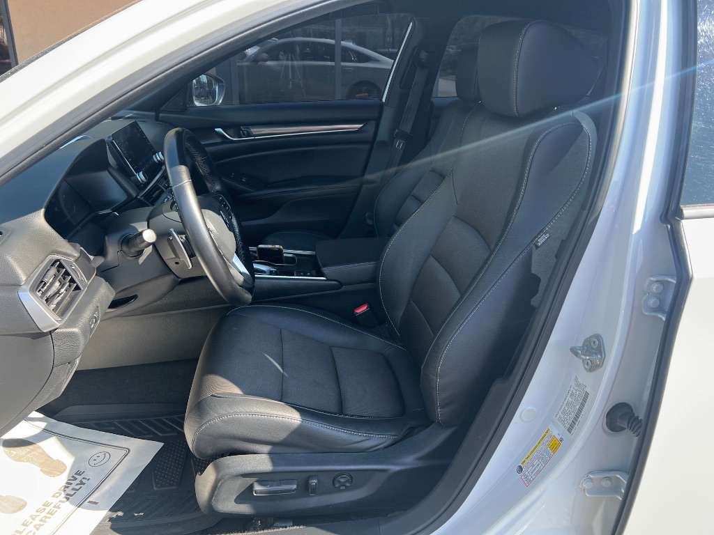 Honda Accord photo 13