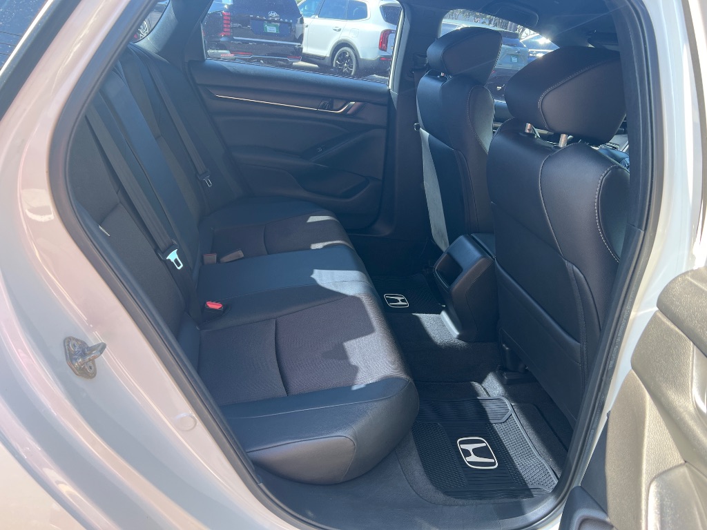 Honda Accord photo 16