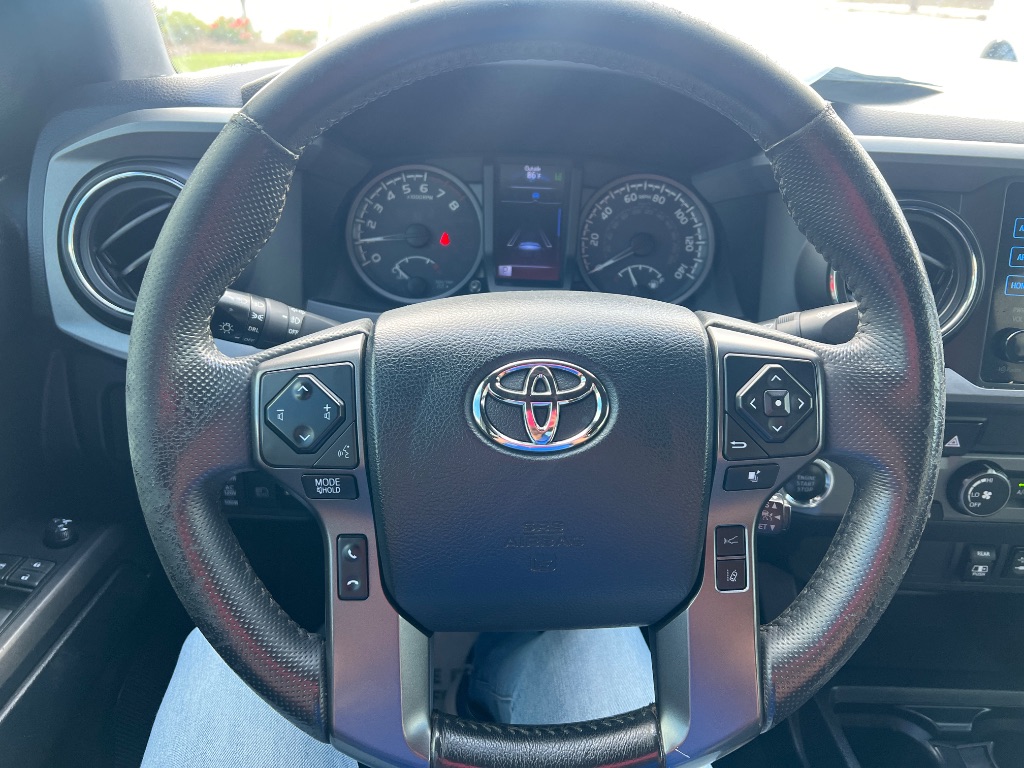 Toyota Tacoma photo 4