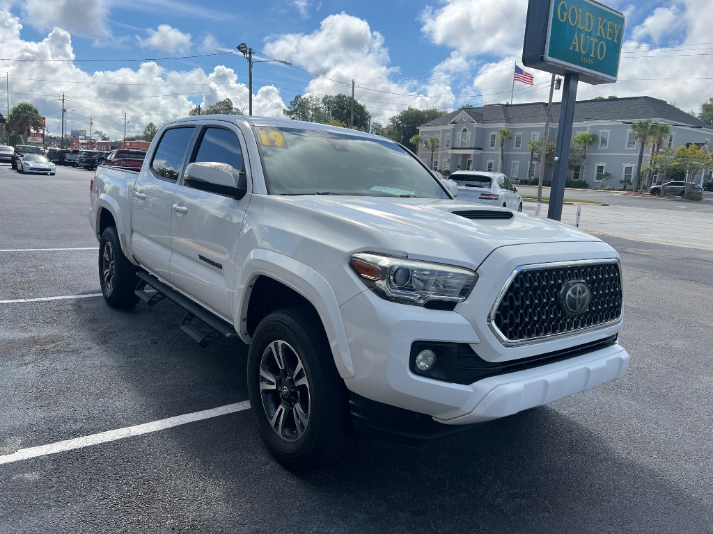 Toyota Tacoma photo 12