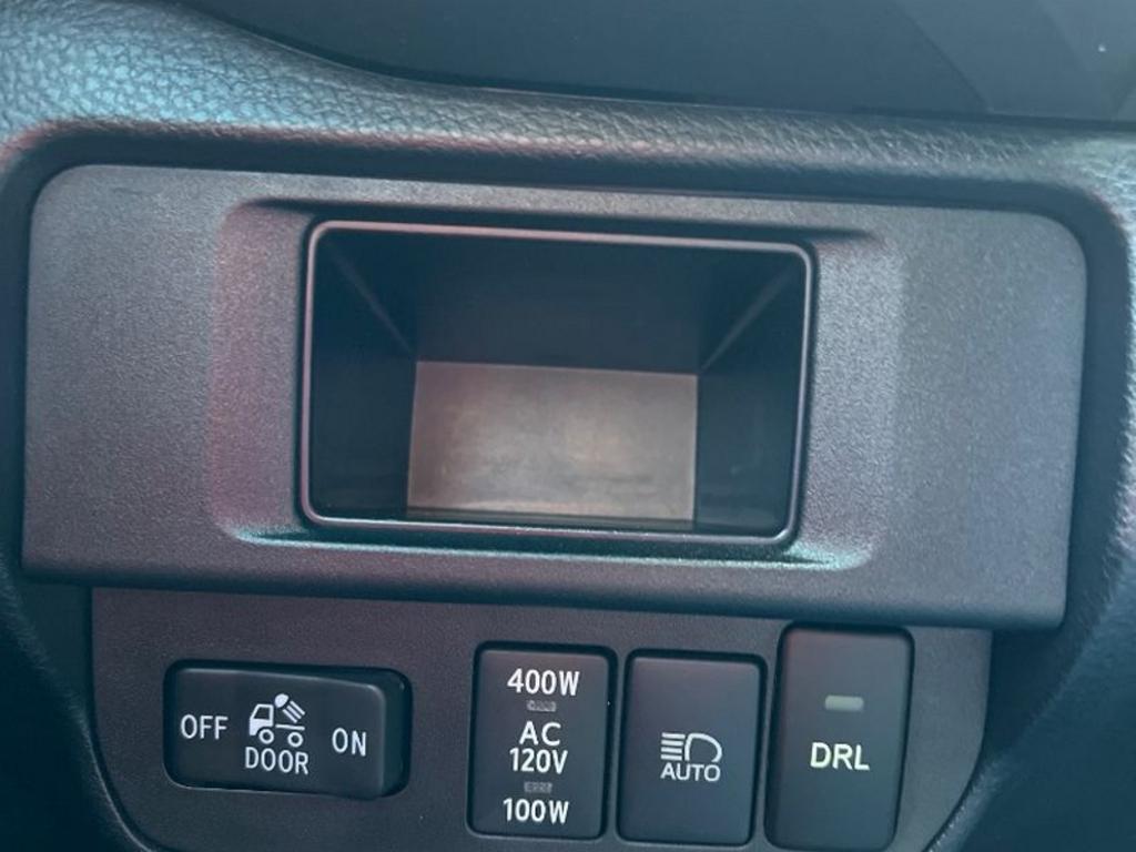 Toyota Tacoma photo 3