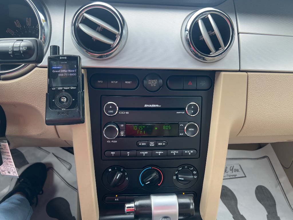 Ford Mustang photo 5