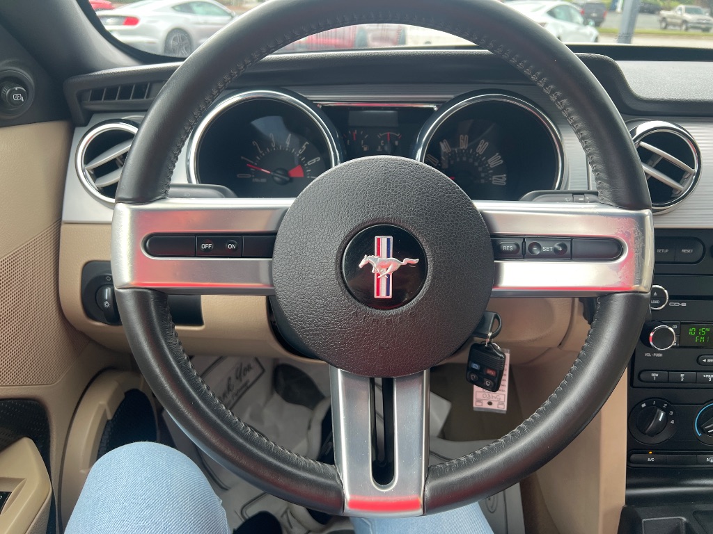 Ford Mustang photo 4
