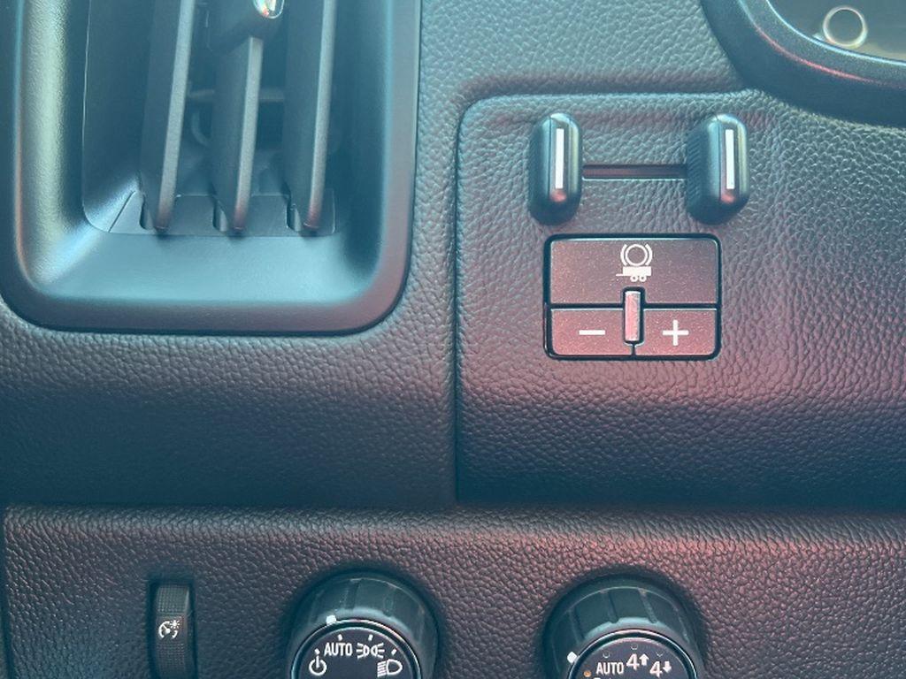 Chevrolet Colorado photo 3