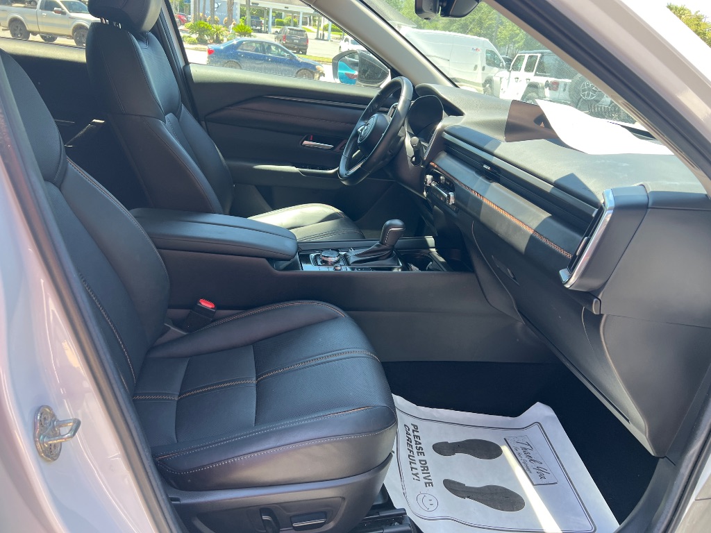 Mazda CX-50 photo 16