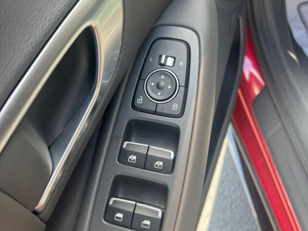 Hyundai Sonata photo 2