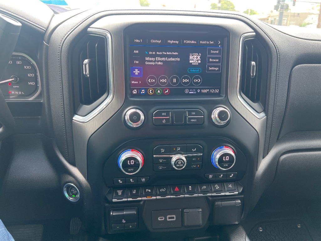 GMC Sierra photo 8