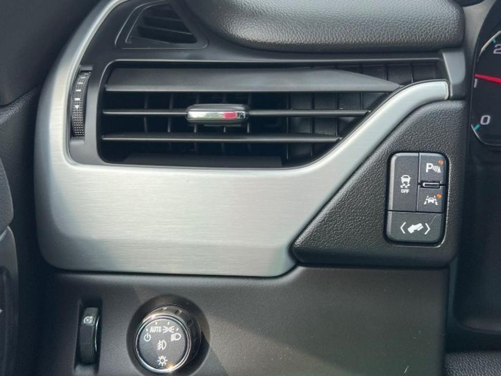 GMC Yukon photo 3
