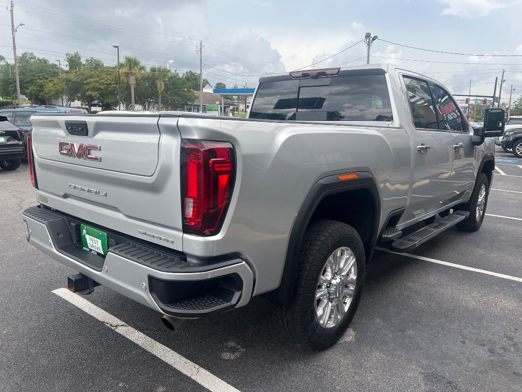 GMC Sierra photo 13