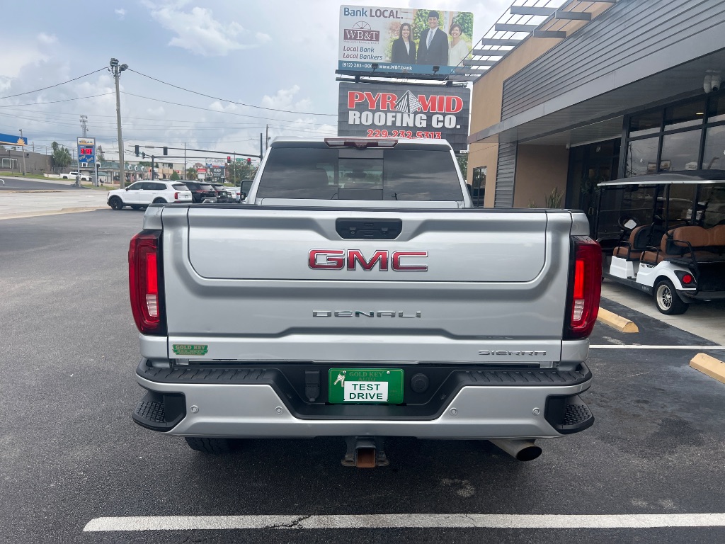 GMC Sierra photo 12