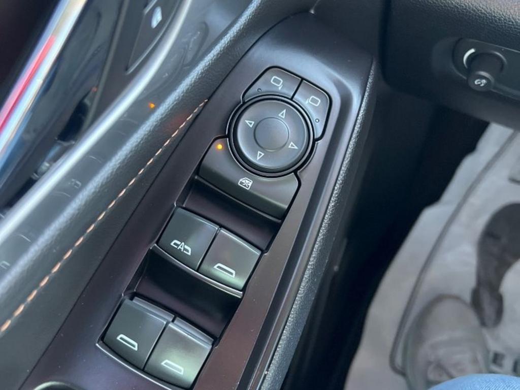 Chevrolet Traverse photo 2