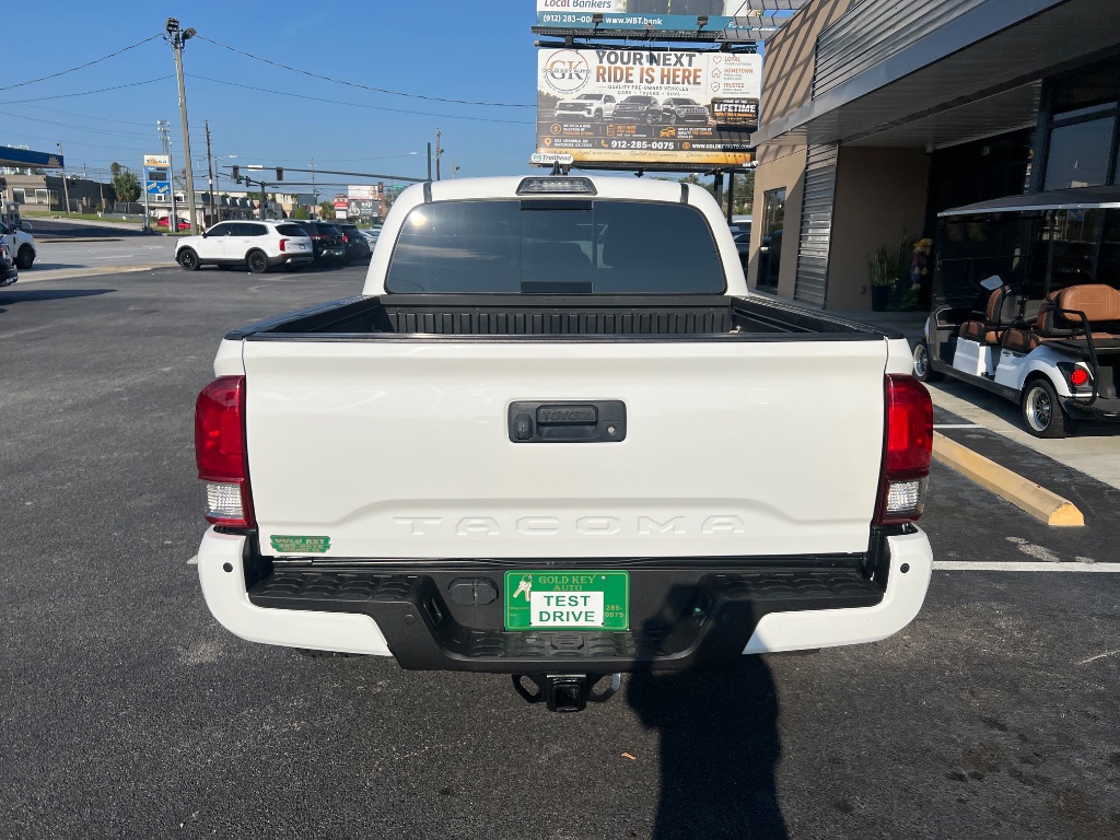 Toyota Tacoma photo 10