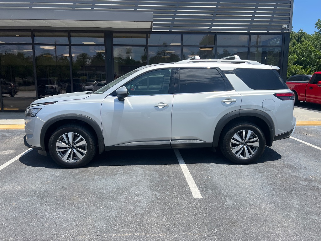 Nissan Pathfinder photo 10