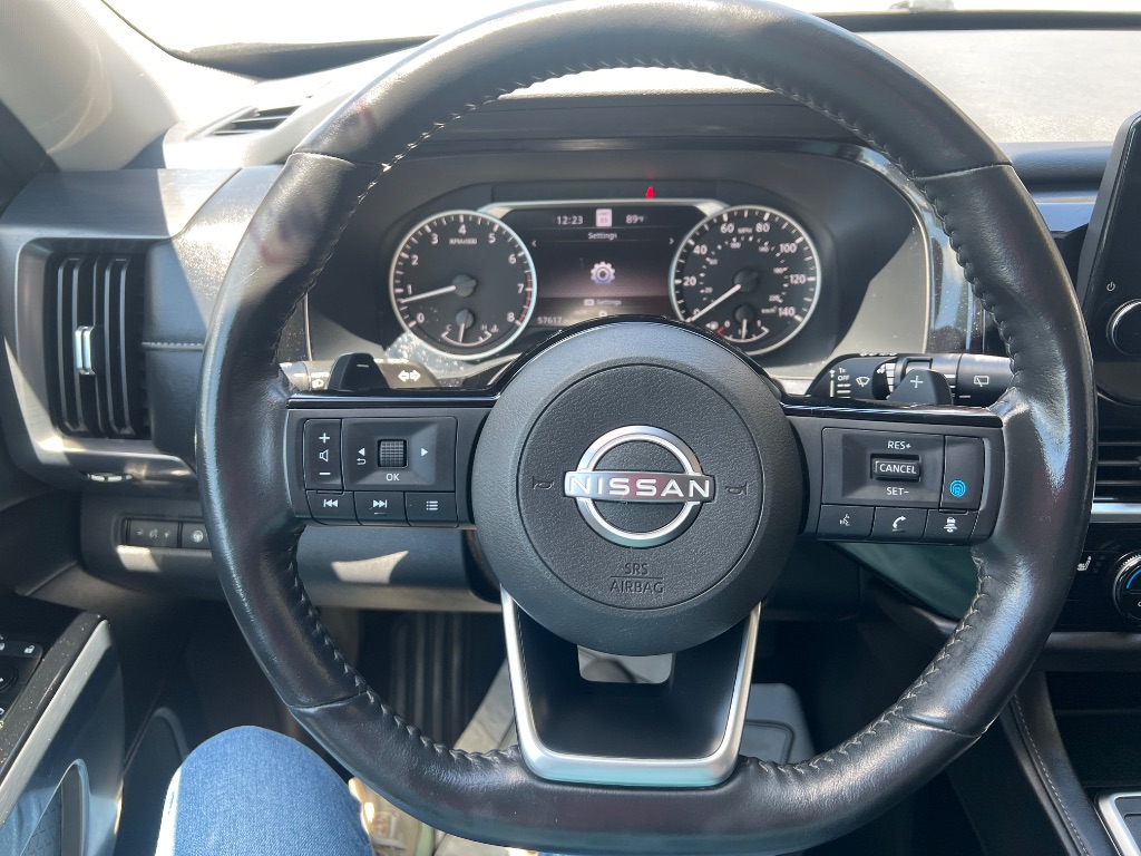 Nissan Pathfinder photo 5
