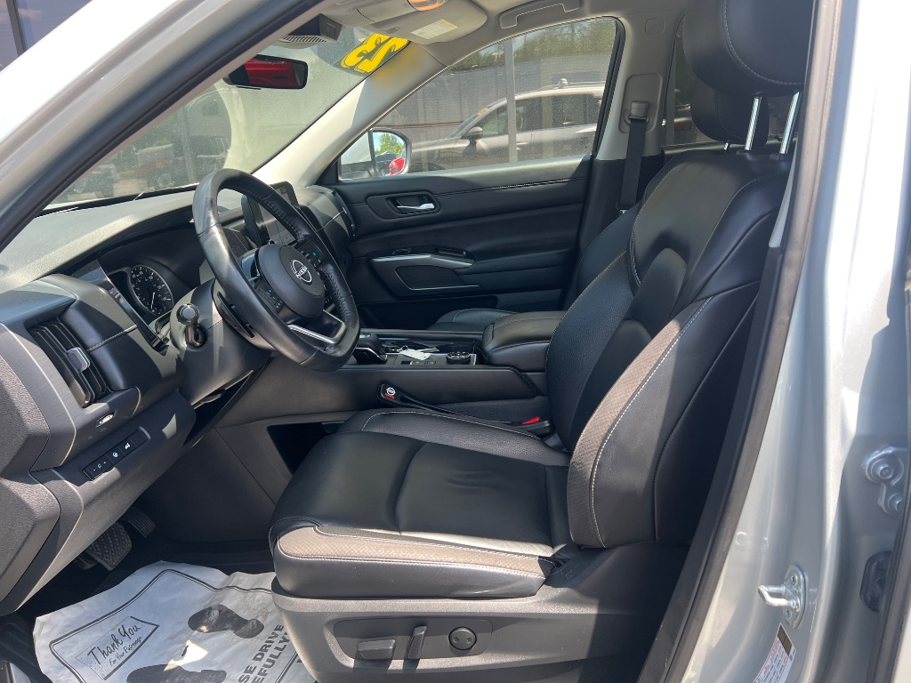 Nissan Pathfinder photo 14