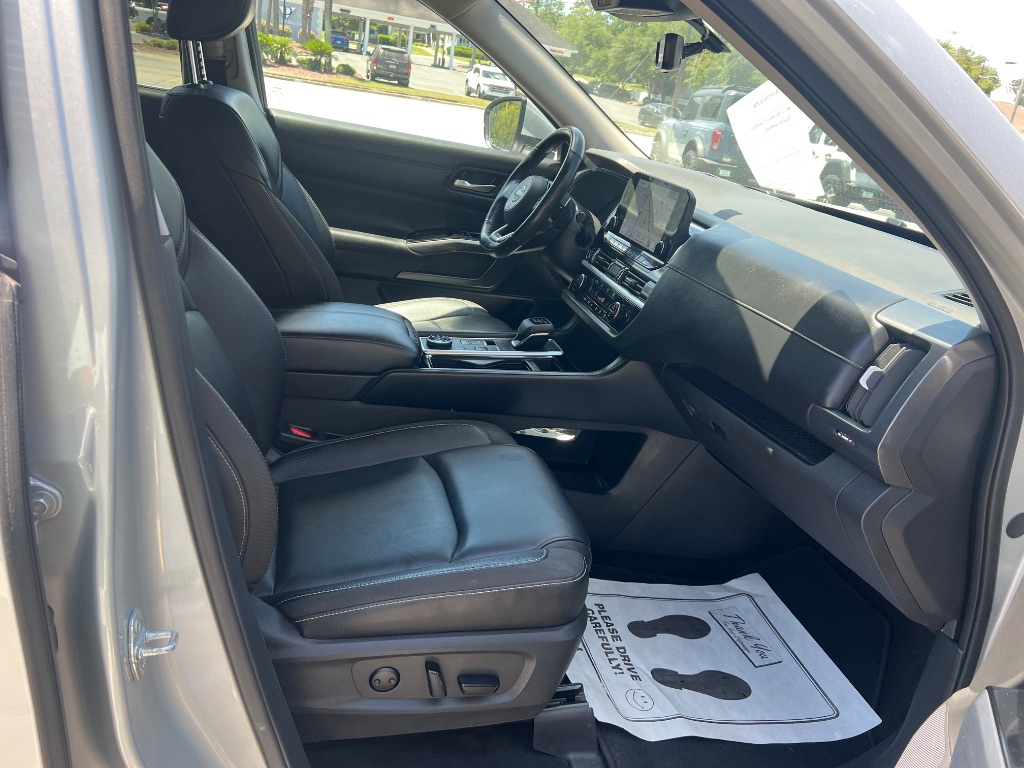 Nissan Pathfinder photo 17