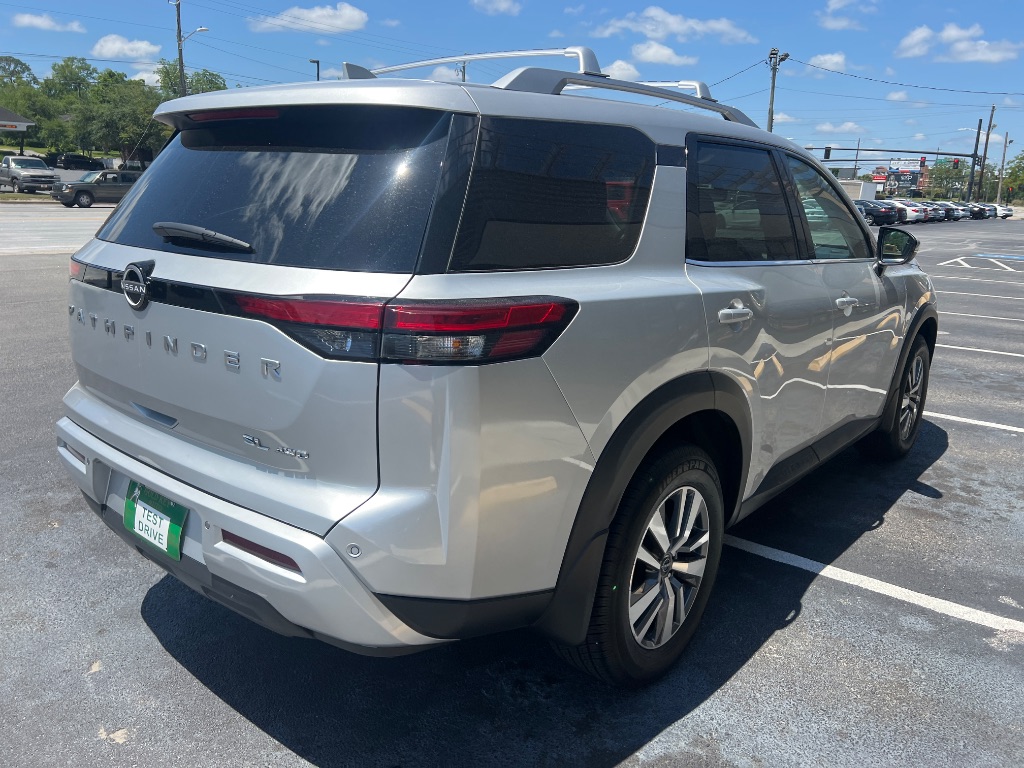 Nissan Pathfinder photo 12