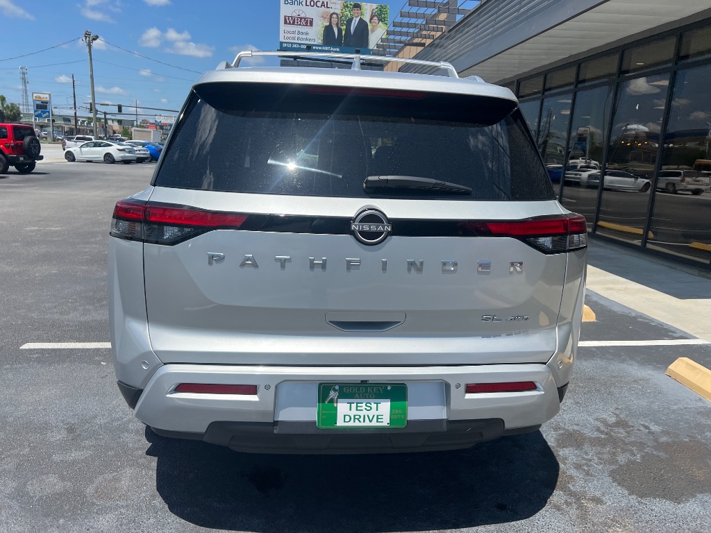 Nissan Pathfinder photo 11