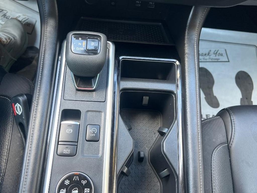 Nissan Pathfinder photo 8