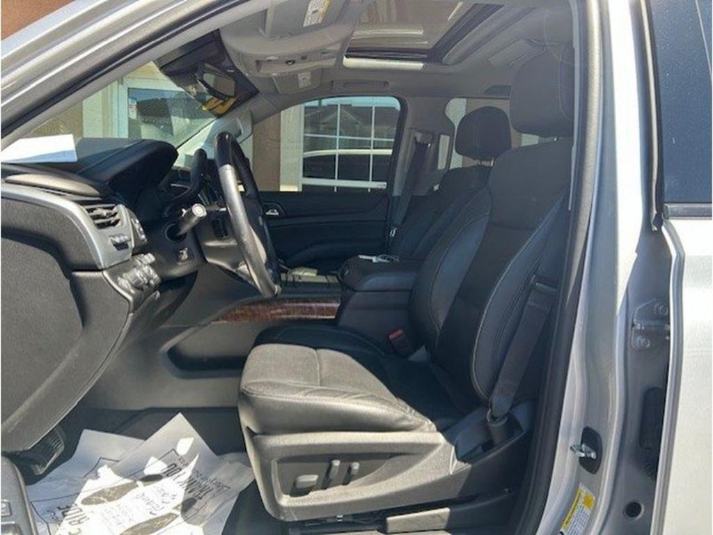 Chevrolet Suburban photo 15