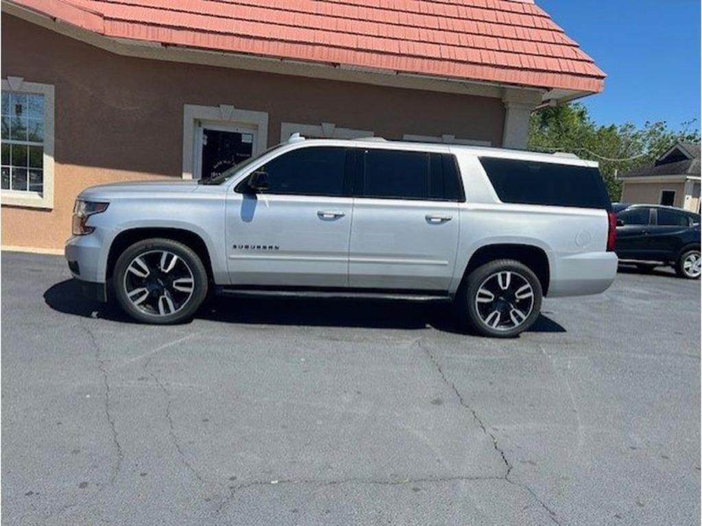 Chevrolet Suburban photo 12