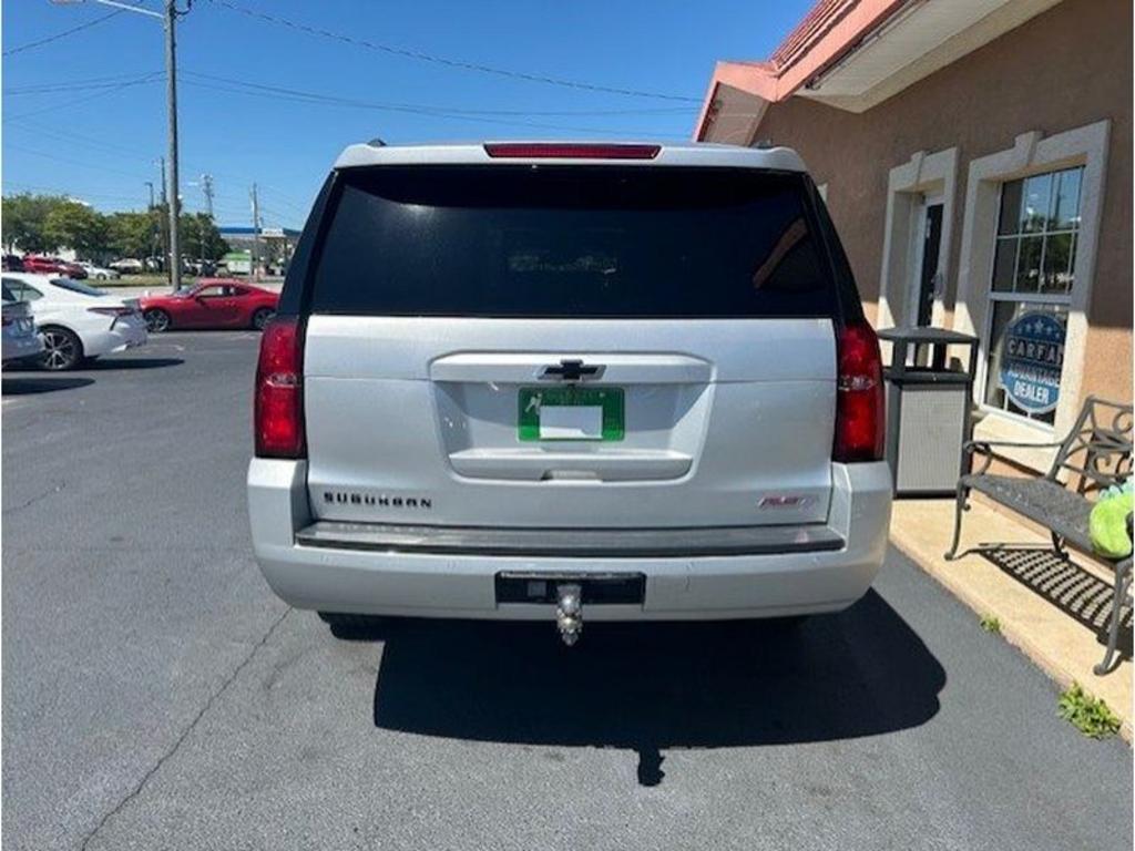 Chevrolet Suburban photo 13