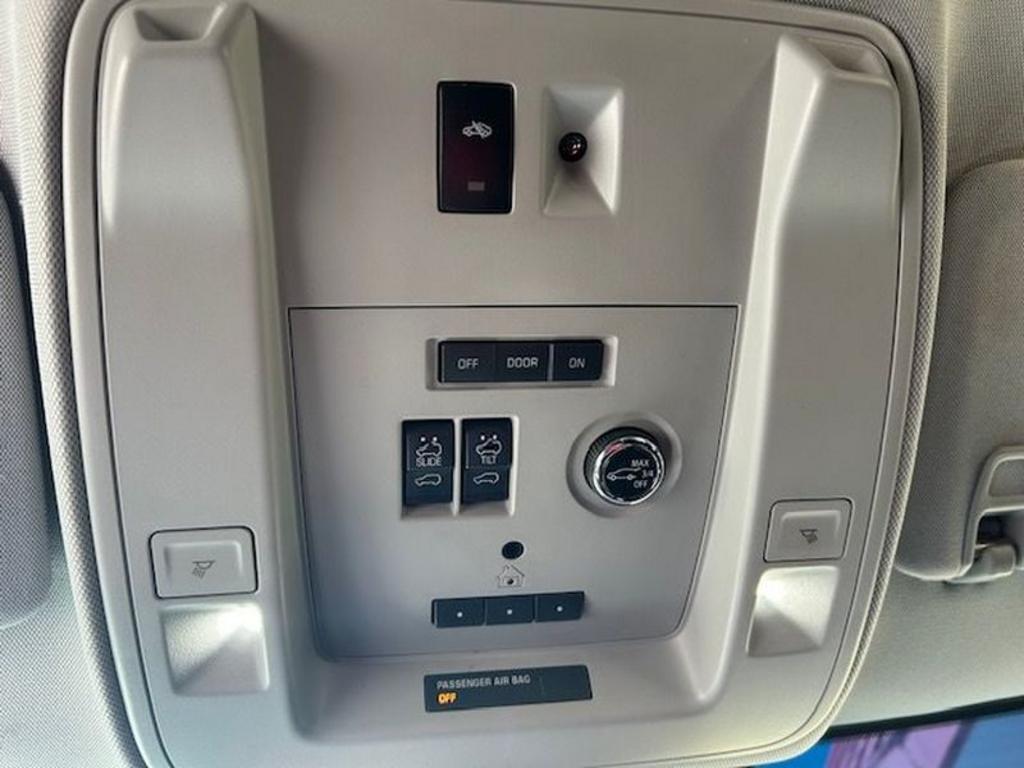 Chevrolet Suburban photo 7