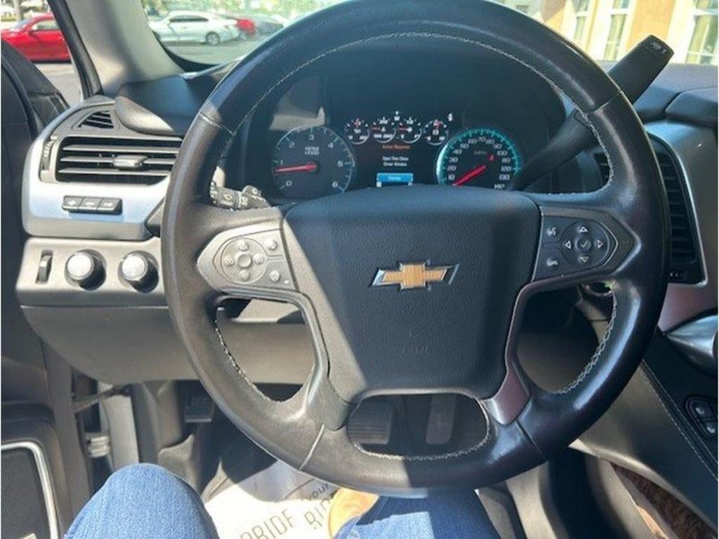 Chevrolet Suburban photo 4