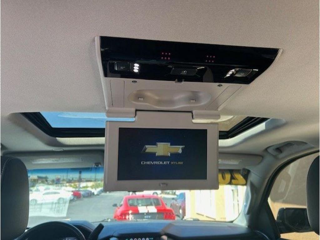 Chevrolet Suburban photo 10