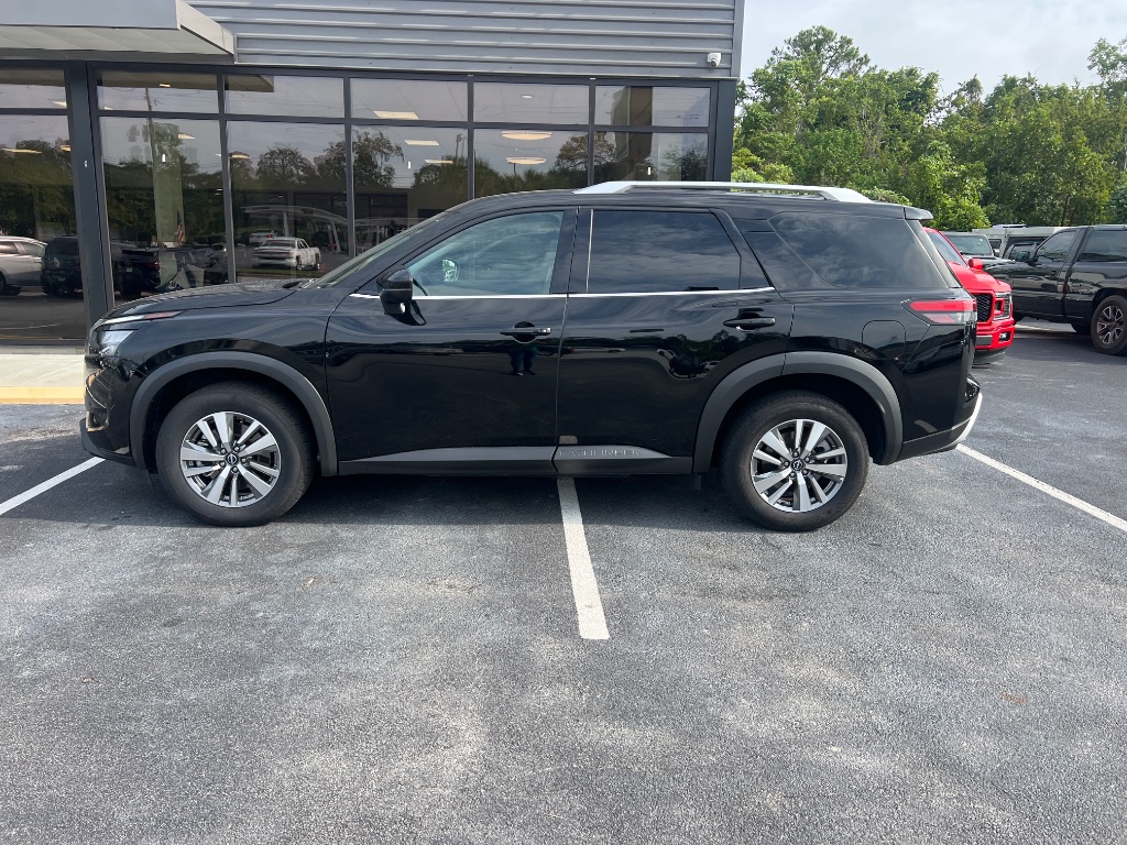 Nissan Pathfinder photo 10