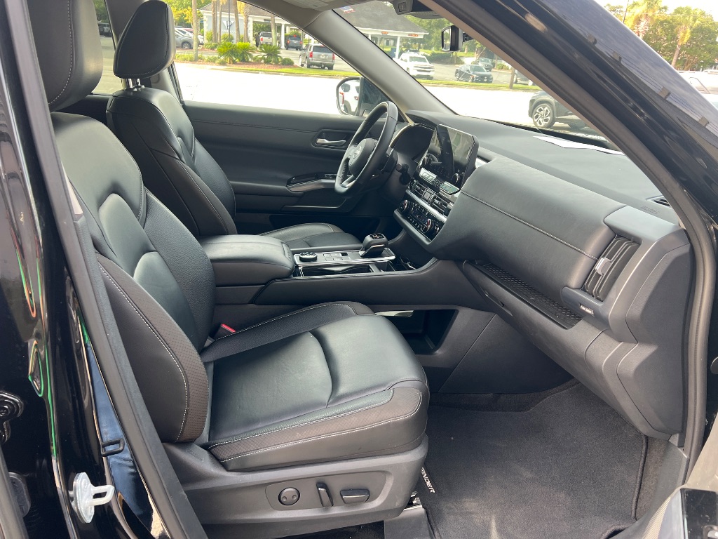 Nissan Pathfinder photo 17