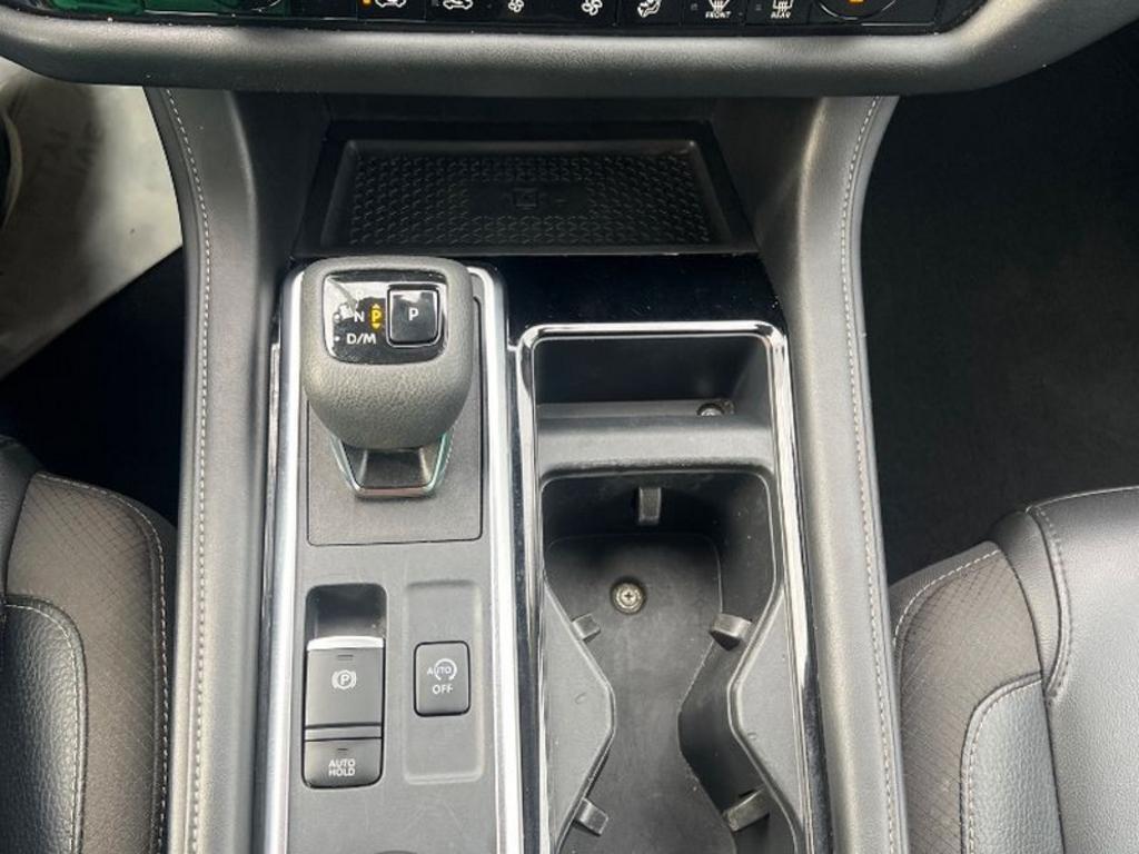 Nissan Pathfinder photo 8